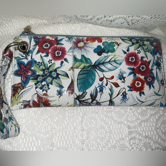 Hobo, Vida Botanic Print Wristlet, NWT - Picture 1 of 13